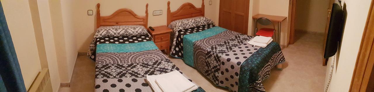 Hostal El Busto Teruel Zewnętrze zdjęcie