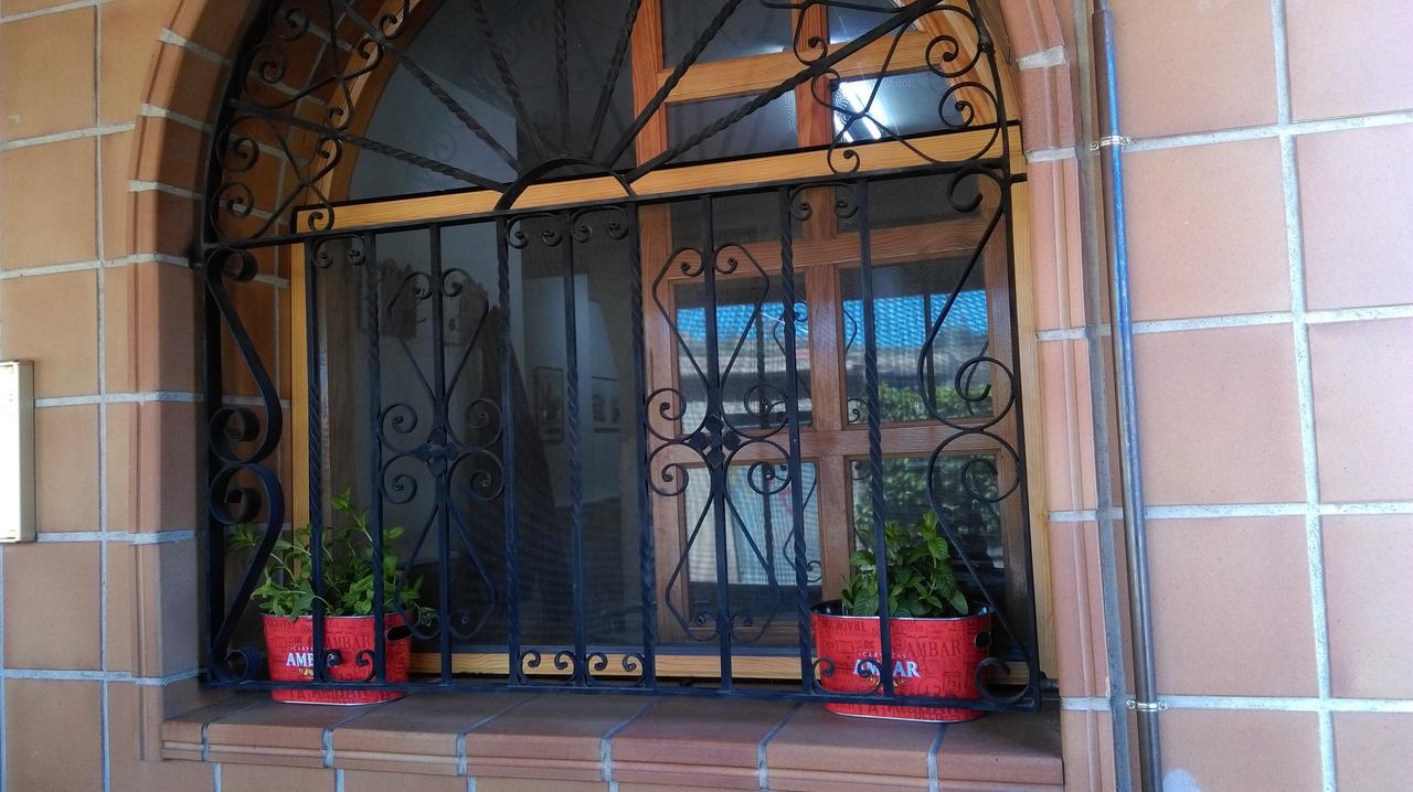 Hostal El Busto Teruel Zewnętrze zdjęcie